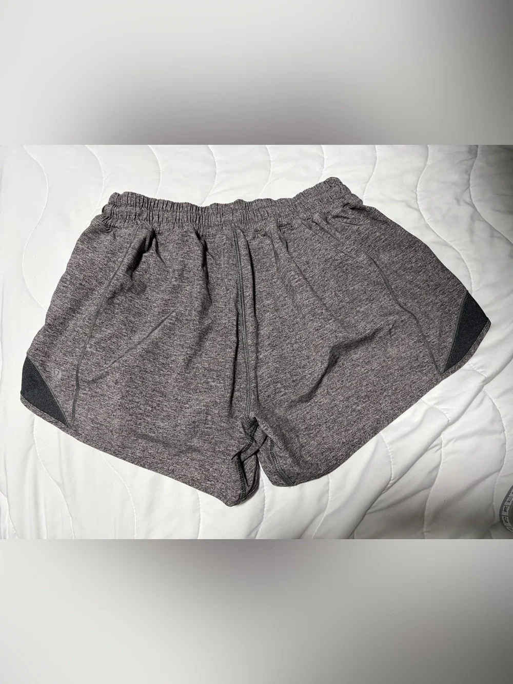 Lululemon Hotty Hot Low Rise Short 4” Womens Size 8 Gray Running Lined